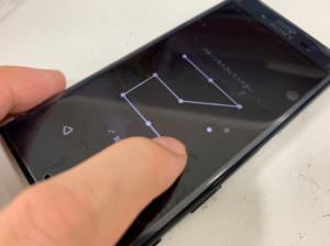 画面のタッチ操作が出来るようになったXperia X Compact(SO-02J)