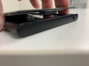 分解直後のXperia XZ1