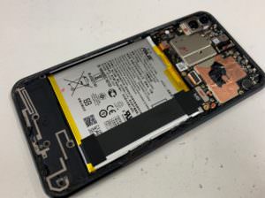 背面パネルを剥がしたZenfone5Z(ZC620KL)