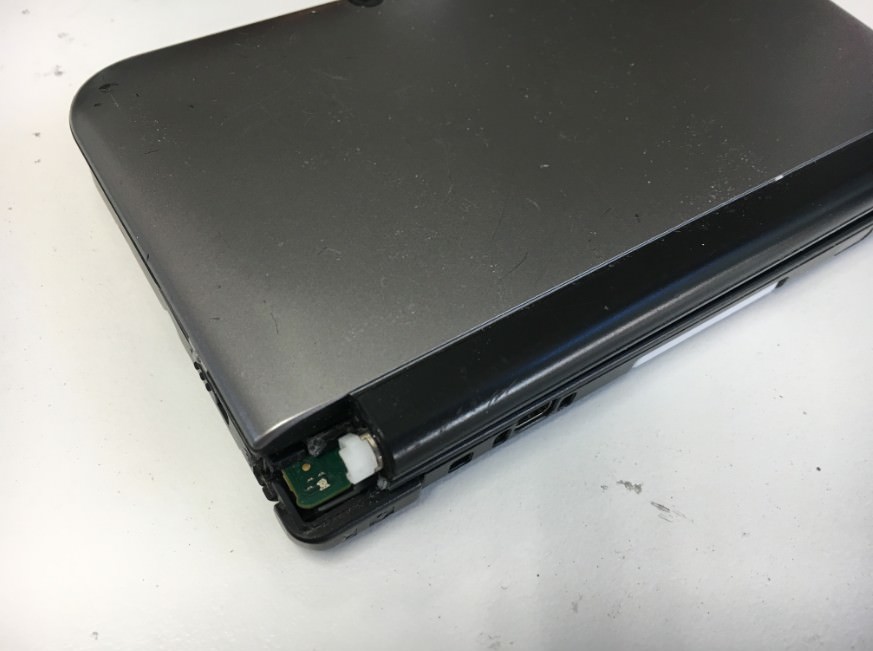 下フレームが割れた3DSLL