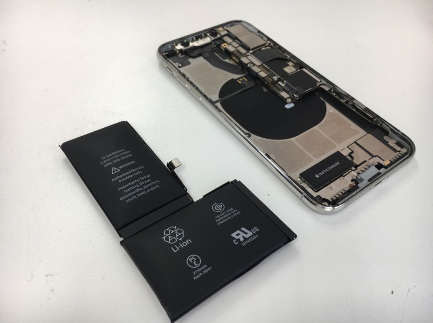 バッテリーを本体から剥がしたiPhoneX