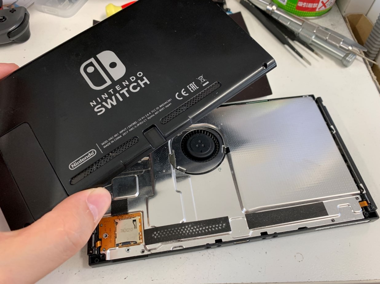 バックパネルを剥がしたバッテリー劣化したswitch