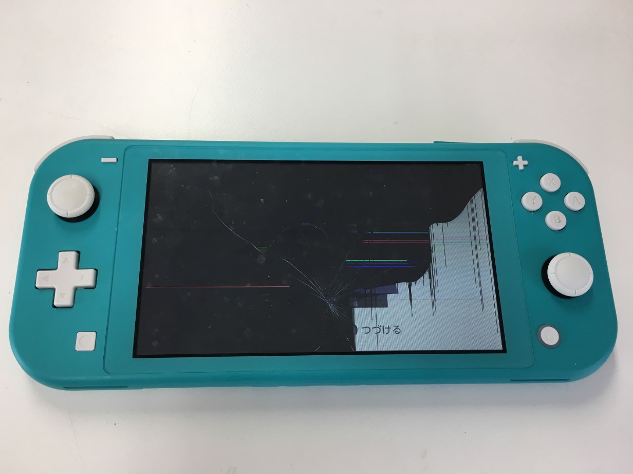 Nintendo Switch Lite修理が安い】液晶が壊れた！液漏れで真っ黒な画面