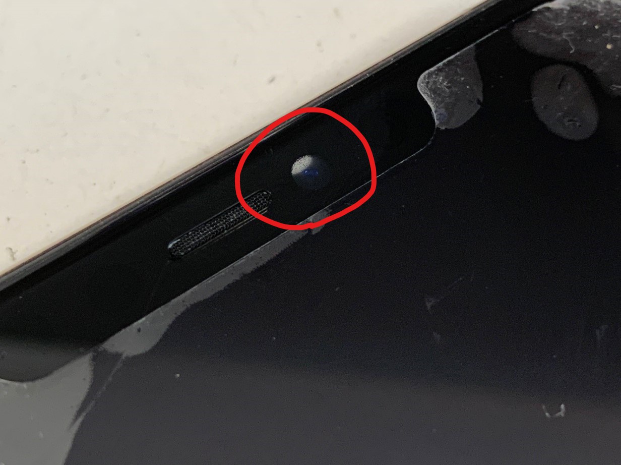 Iphone11 Pro Maxの内カメラに水滴 結露は水濡れのサインなので内部の乾燥が必須 町田駅徒歩3分のスマホ修理店 スマホスピタル町田