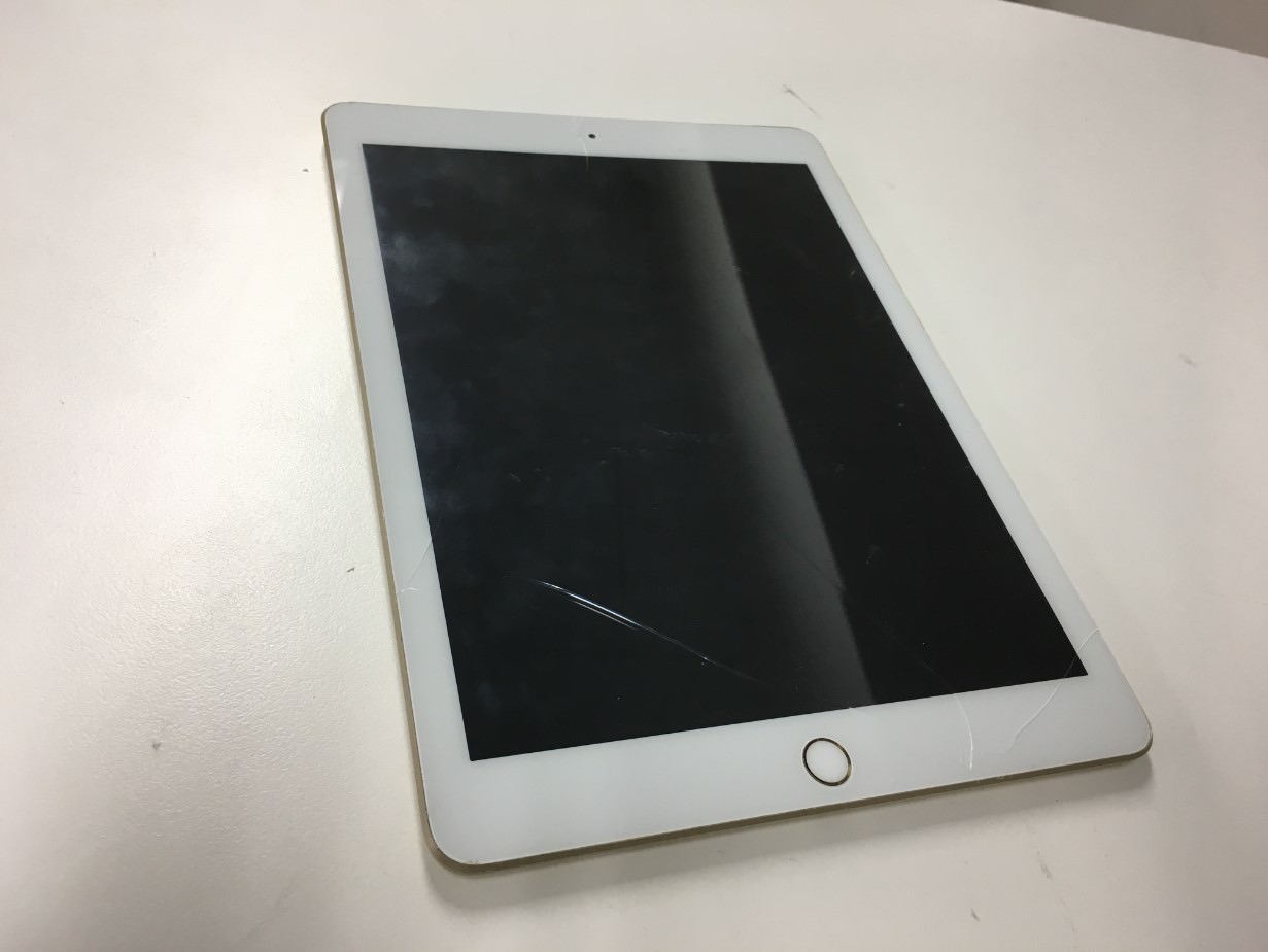 ガラスが割れてタッチ反応が鈍いiPad第5世代