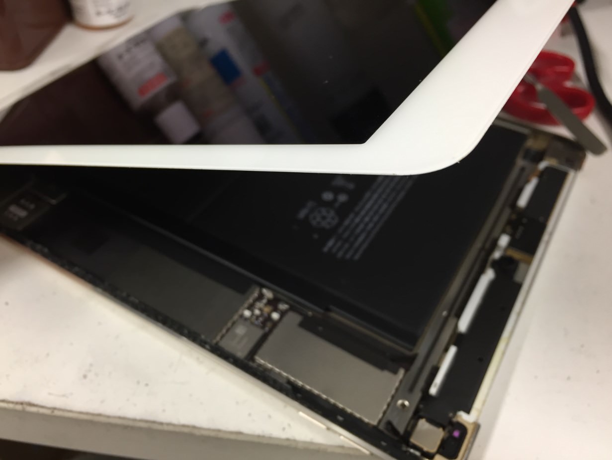 iPad air ２ silverWi-Fi ３２GBバッテリー１００％　913