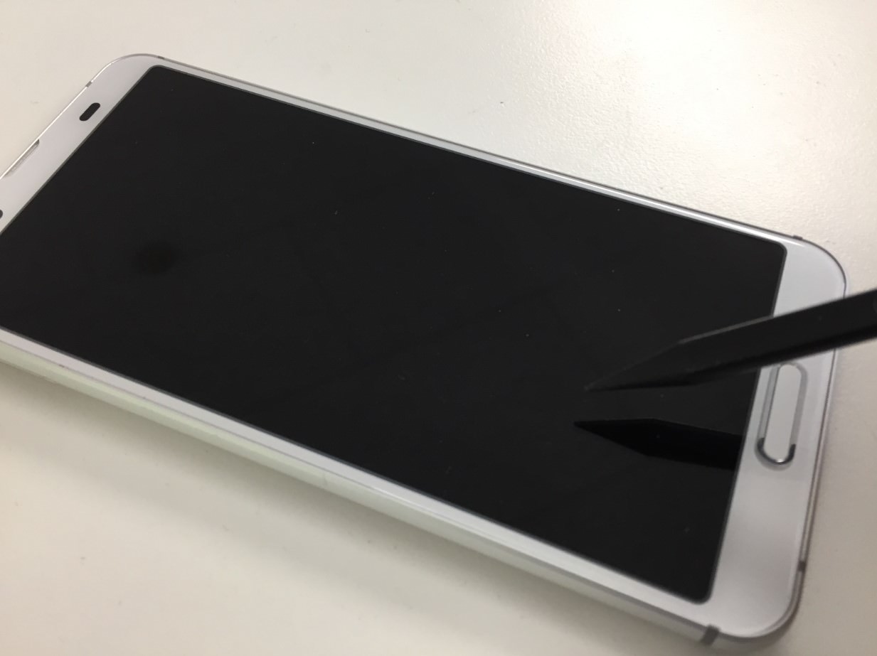 画面に何も表示されないAQUOS sense3をスマホスピタル町田で修理