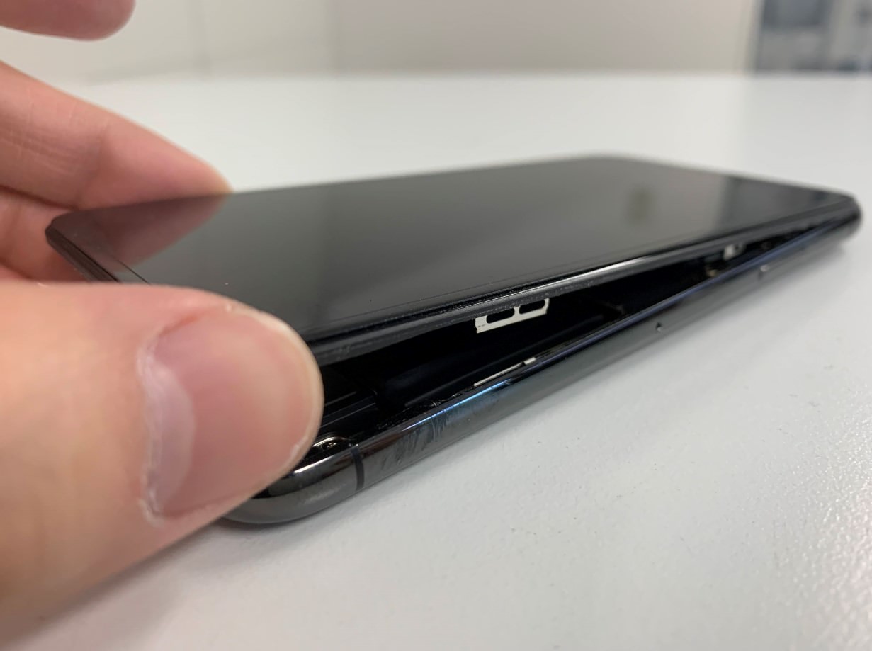 iPhoneXSの電池劣化で充電の減りが早いならスマホスピタル町田へ!