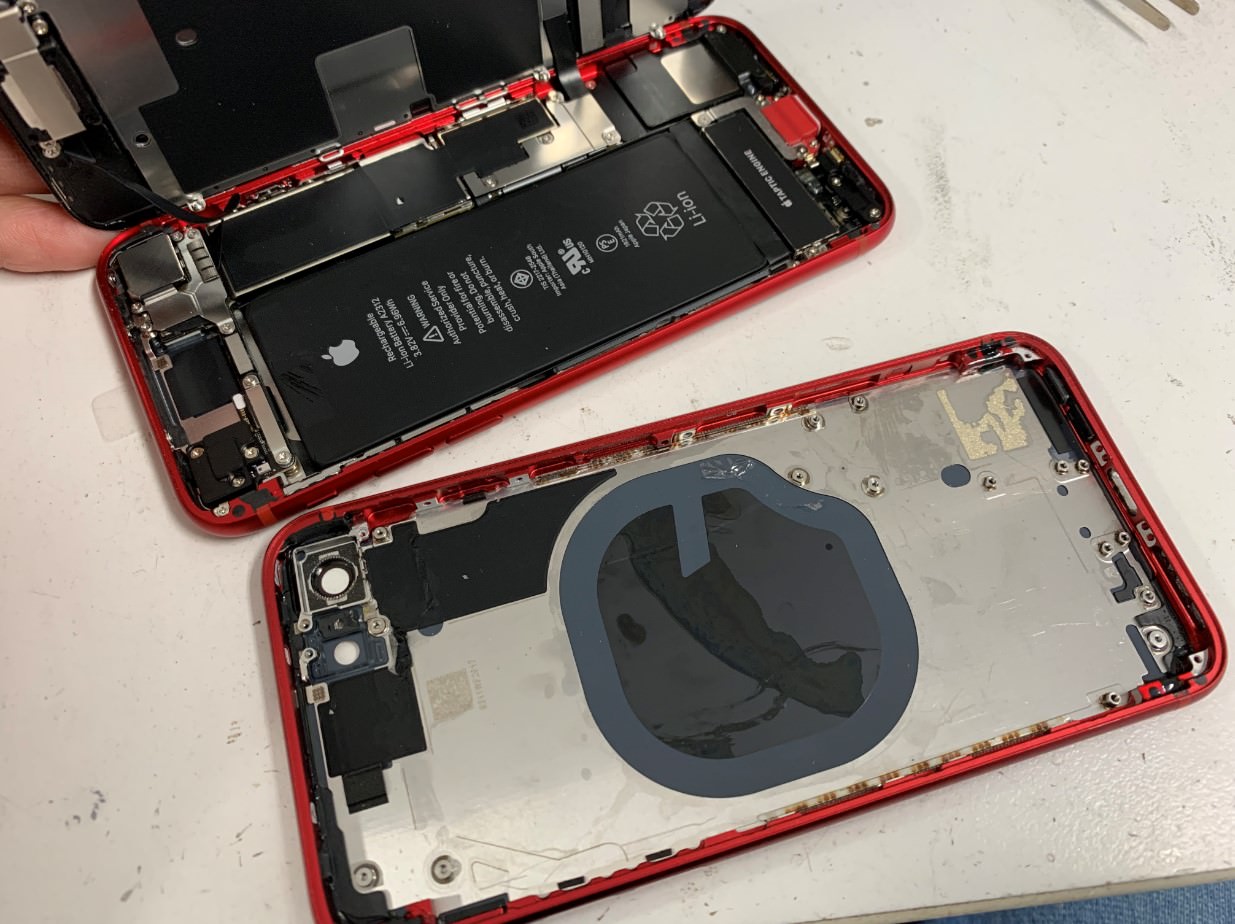 iPhoneSE(第2世代)の背面ガラス修理が安い！割れてもフレームごと交換 
