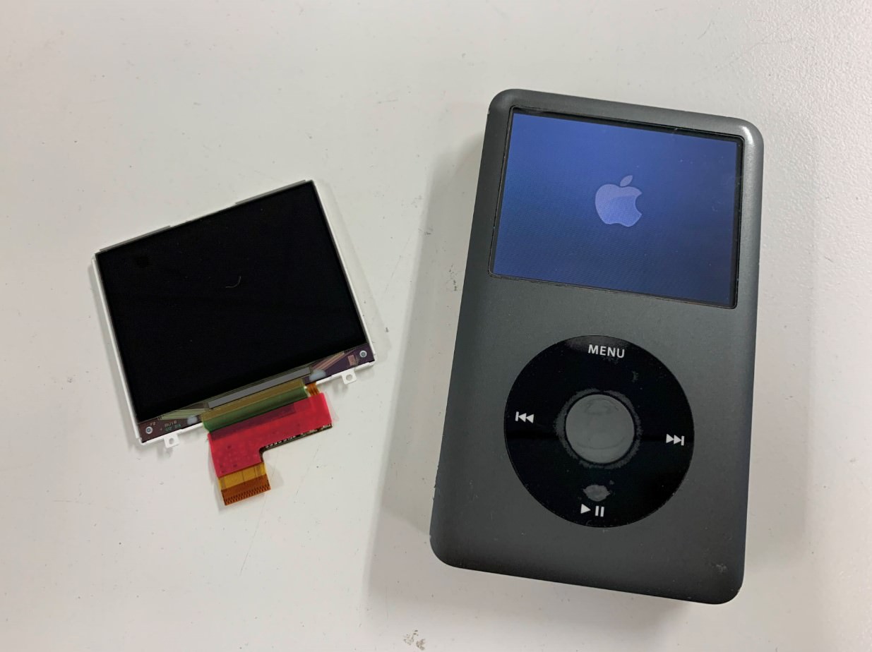 液晶画面交換修理後のiPod Classic