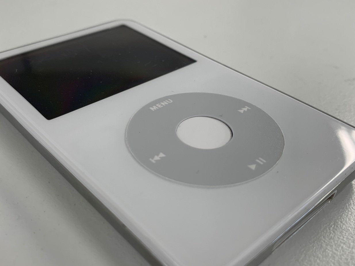 iPod video (第5.5世代)決定ボタンが陥没！押せない状態をスマ