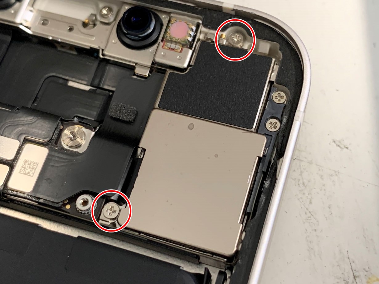 iPhone 12 miniのカメラ交換修理でピントが合わない症状が改善！バイク 