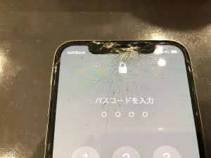 iPhoneXフロントカメラ付近割れ