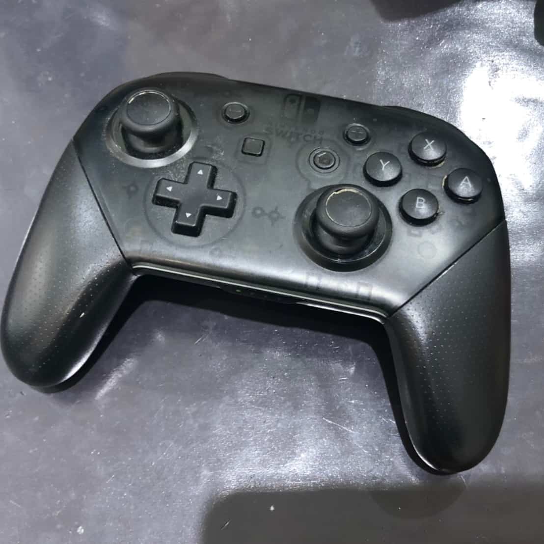 Nintendo Switch プロコンの左スティックが勝手動く故障も修理しています スマホスピタル大丸札幌
