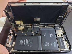 iPhone X画面修理分解工程