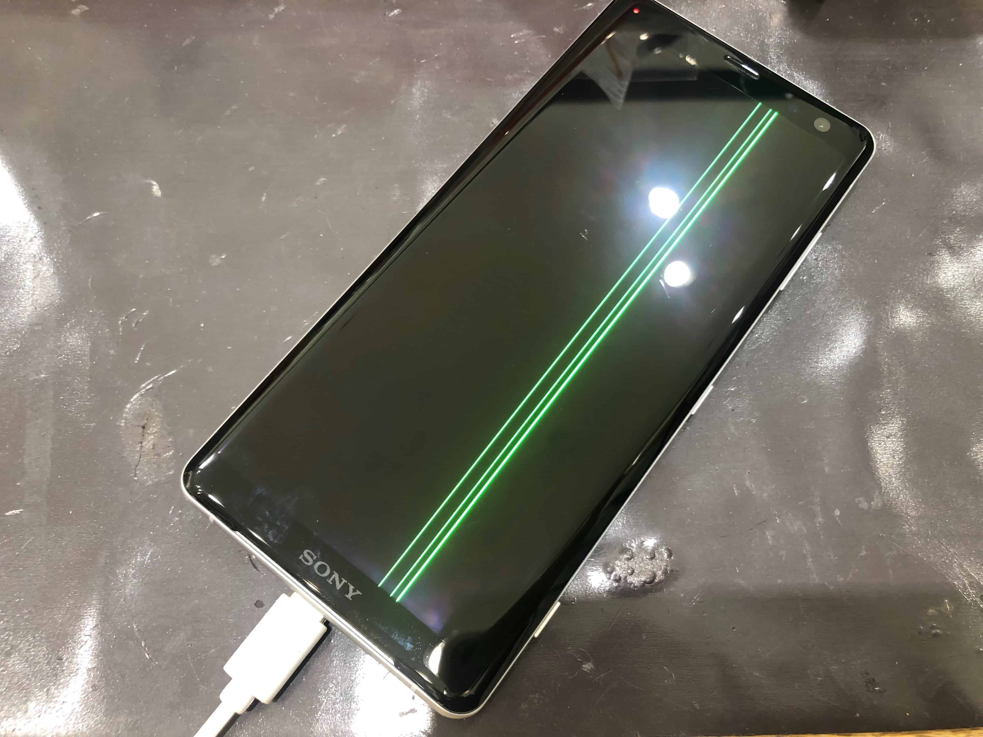 Xperia Xz3 画面に緑の線しか映らない故障を修理しました スマホスピタル大丸札幌