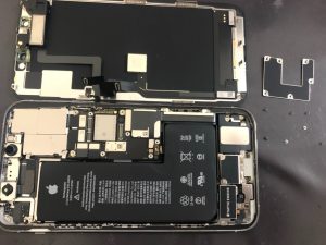 iPhone 11 Pro分解内部