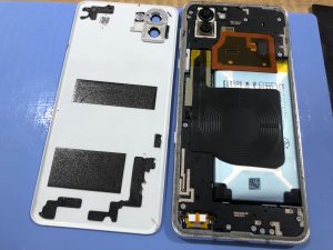 AQUOS R3バッテリー交換分解事例