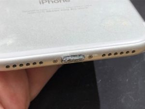 iPhoneの充電器の先端が折れてしまった修理