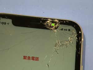 iPhone 11画面割れ画像