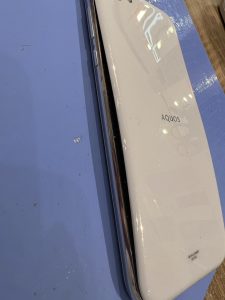 AQUOS Rバッテリー膨張2