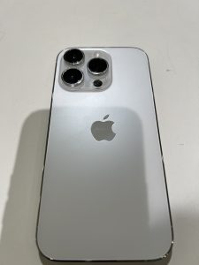 iPhone 14背面画像1