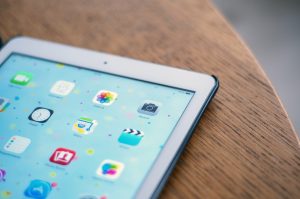 iPad 第8世代 画面修理！画面割れの原因と画面修理方法、費用などを