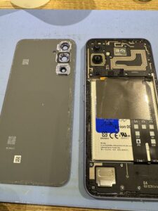 Galaxy A54 バッテリー交換 背面パネル分解