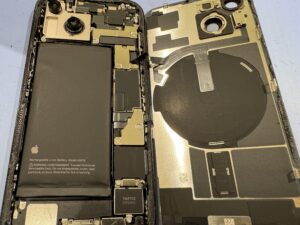 iPhone 14 バッテリー交換分解