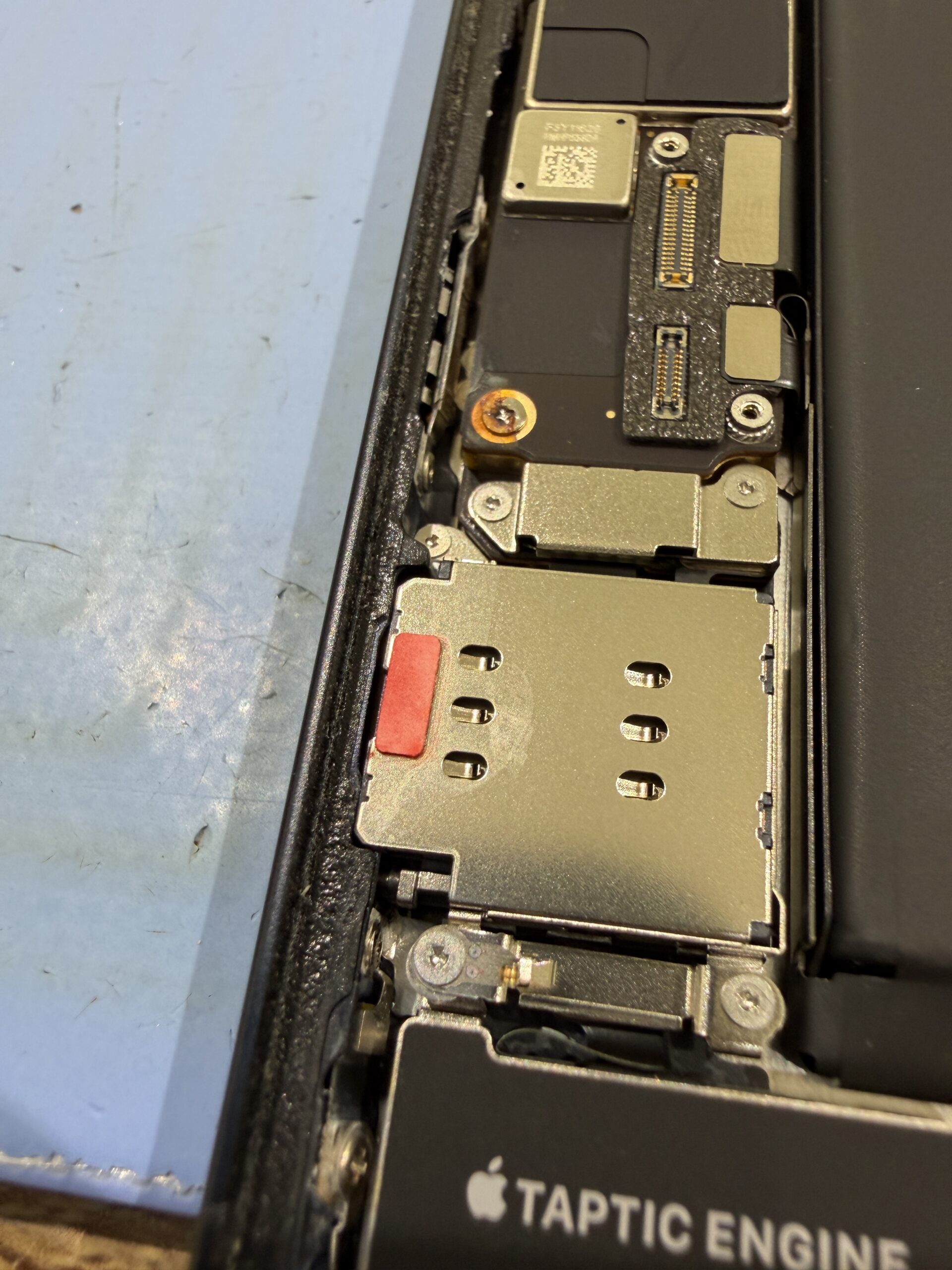 あめ画面 iPhoneの水没マークとは？液体浸入インジケーターの意味と確認方法まとめ
