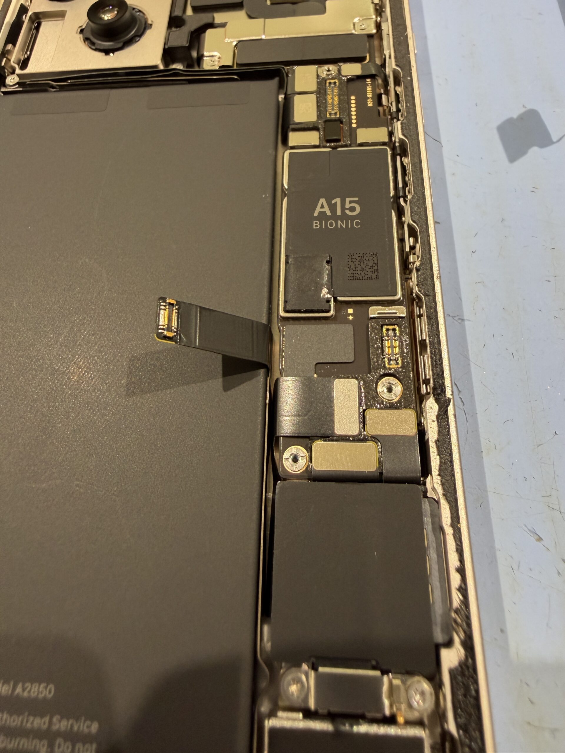 iPhone 14 Plusのバッテリー交換！札幌市東区から即日データそのまま