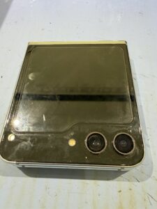 Galaxy Z Flip 5閉じた液晶側