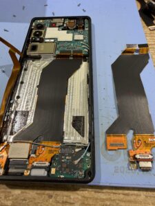 Xperia 1 IV充電口分解