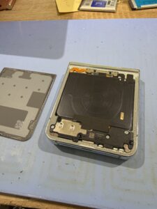 Galaxy Z Flip 5分解工程1