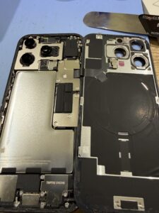 iPhone 16 Pro 内部画像