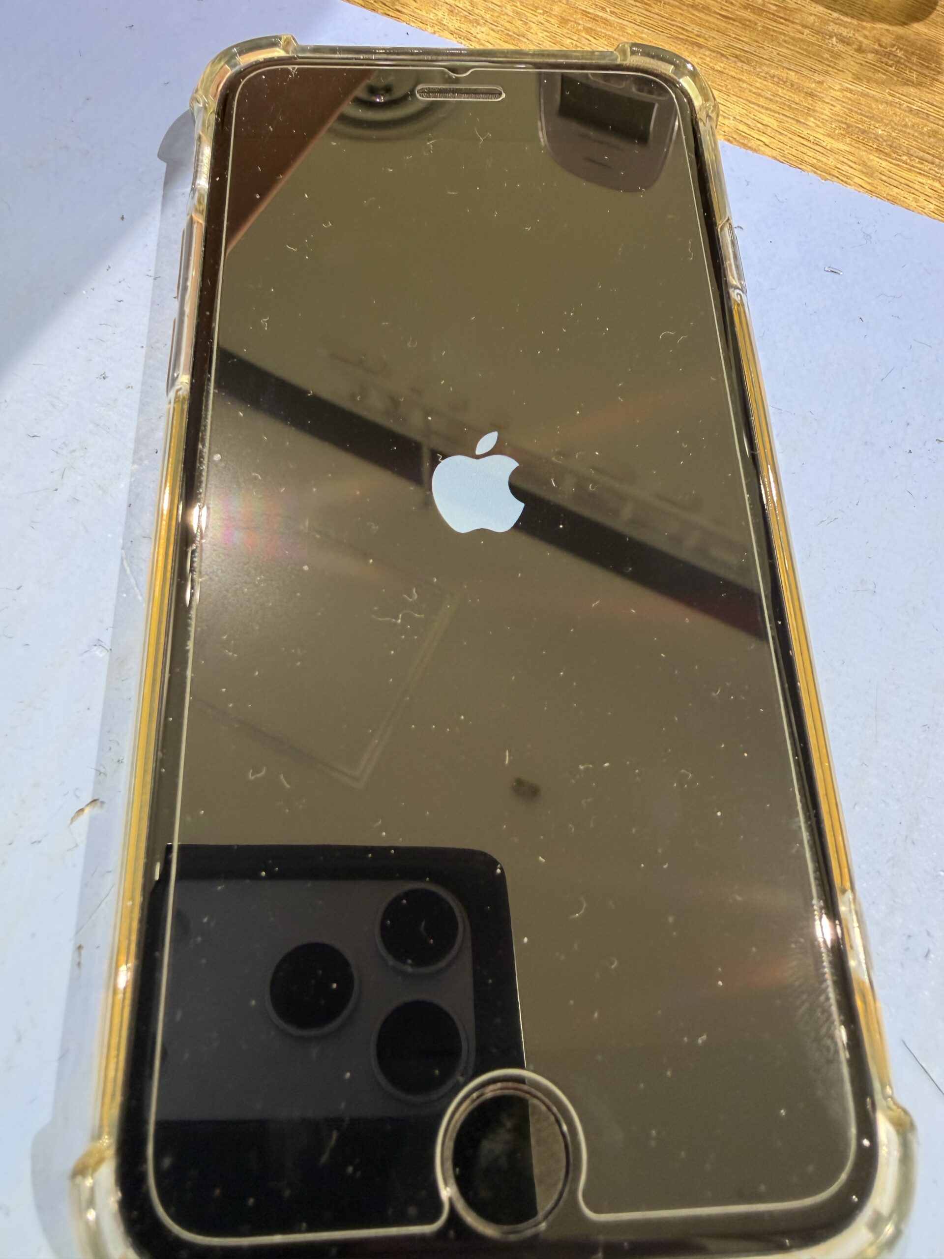 2026年最新】iPhone強制再起動のやり方｜画面真っ暗・フリーズ時の対処