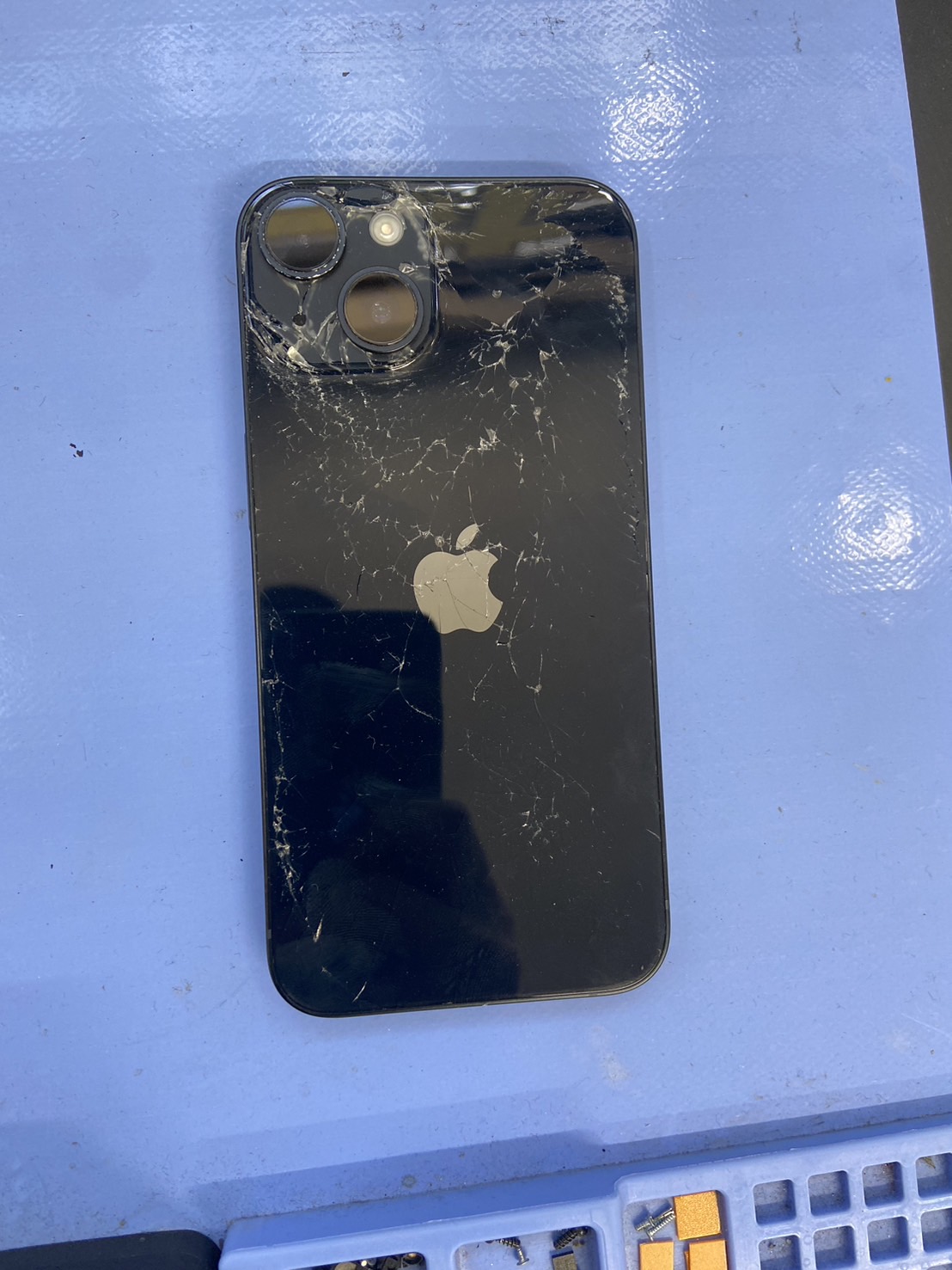 iPhone 背面ガラス修理はお任せください！ | スマホスピタル埼玉大宮店