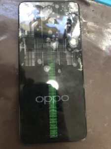 OPPO A3 5G 画面割れと表示乱れ 有機ELパネル破損の状態