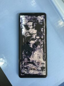 画面が砂嵐のように表示不良を起こしているXperia 10 Ⅳ
