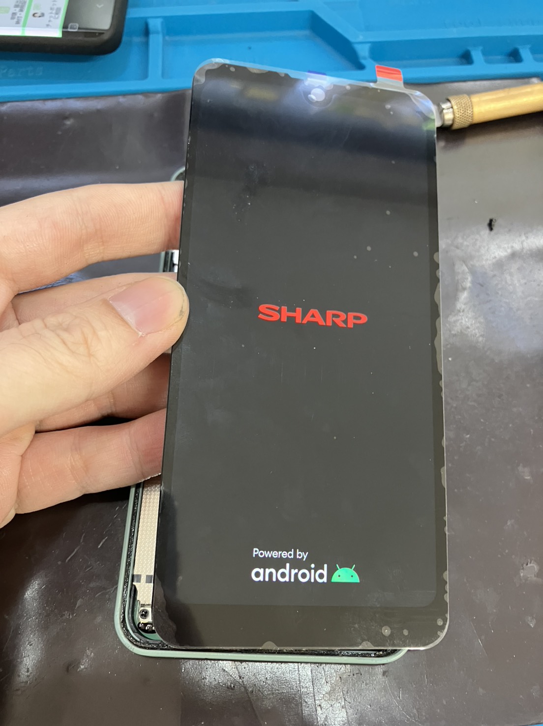 AQUOS WISH】通知音は鳴るのに画面が真っ暗？！画面交換で即日復旧