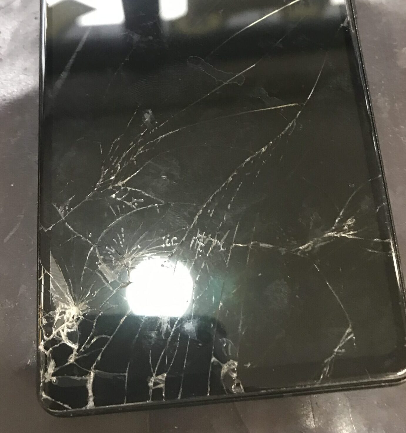 Google Pixel6a】画面割れで映像が映らない！？画面交換で即日復旧