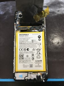 水没により画面が映らなくなったMotorola G53