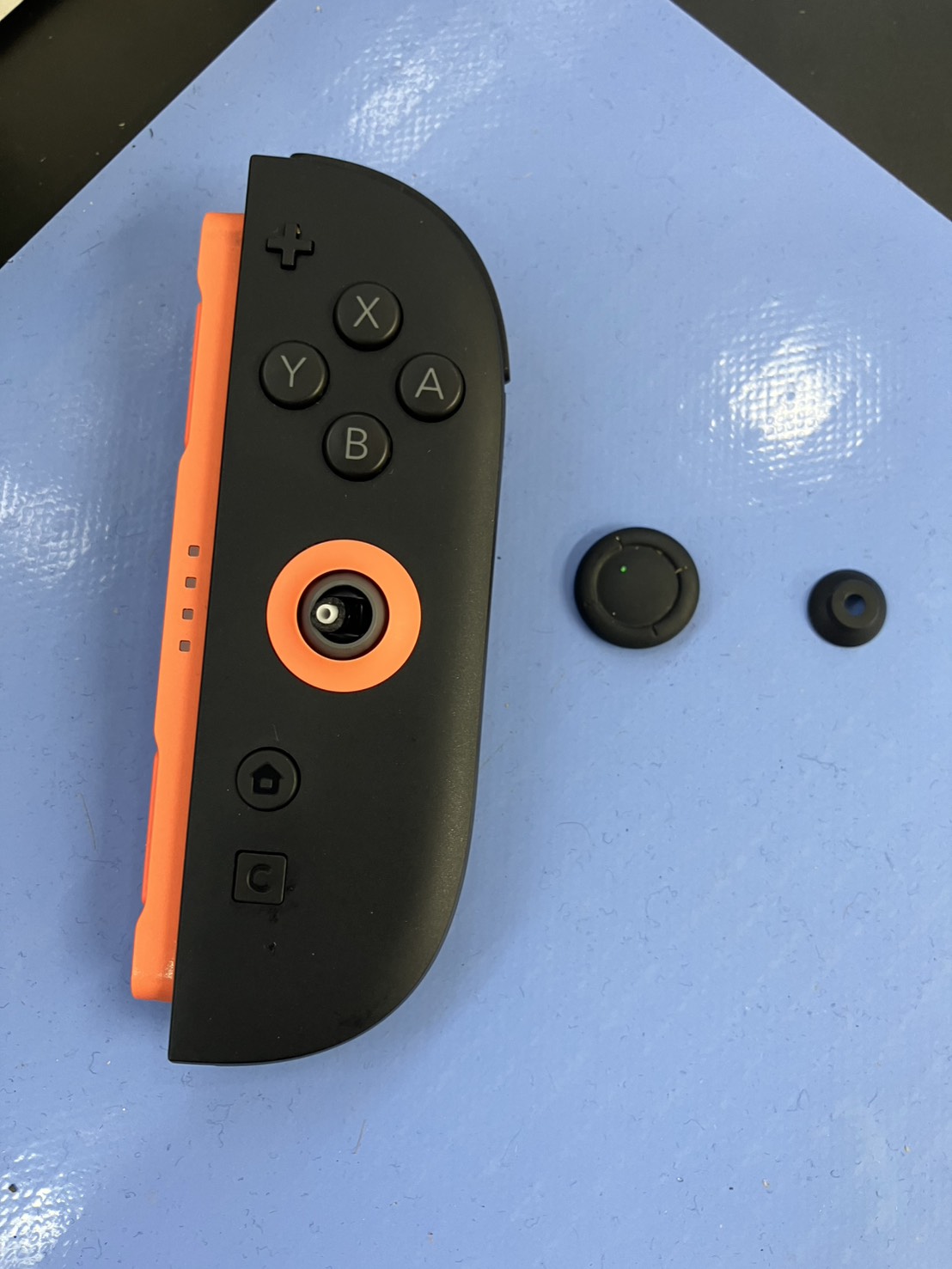 Switch2 ジョイコン スティック折れ 修理前の状態