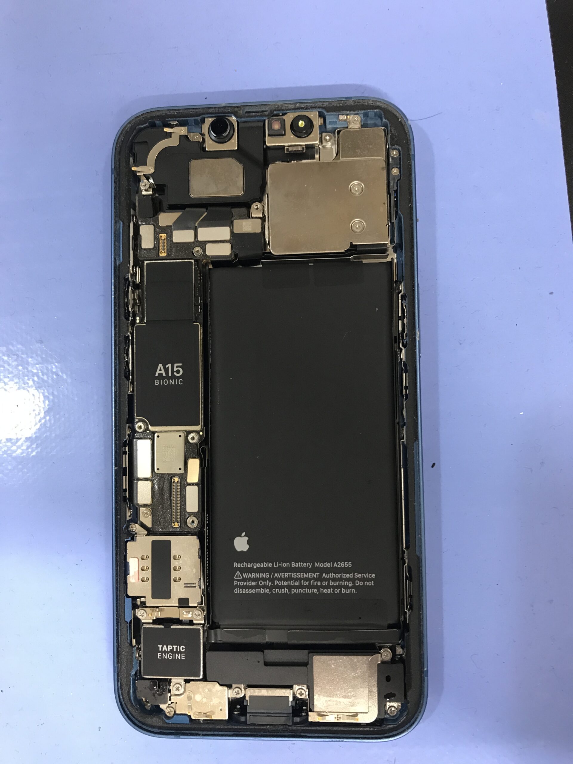 iPhone15 水没 分解作業中の内部状態