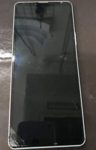 Xperia10VI 修理前の真っ暗で表示できない画面