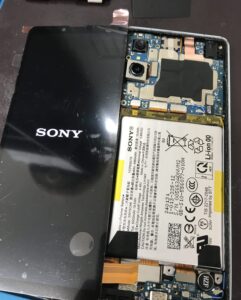 Xperia10VI 液晶交換修理中の仮付け動作確認