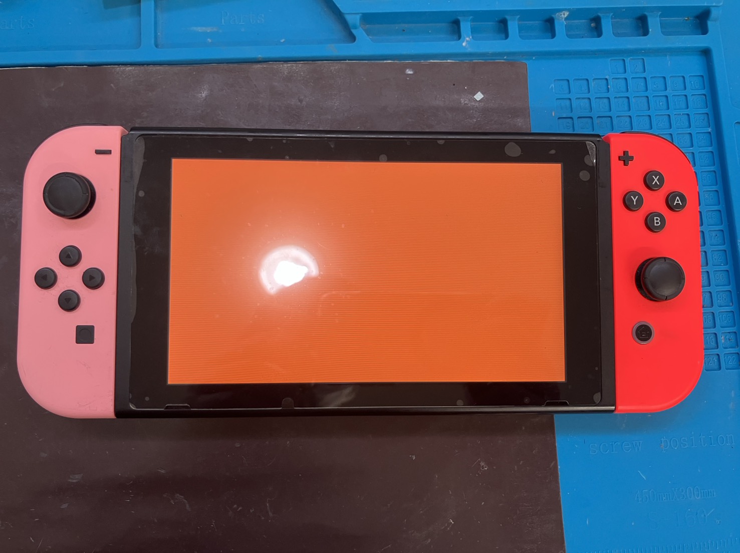 Nintendo Switchがオレンジスクリーンになり起動できない症状