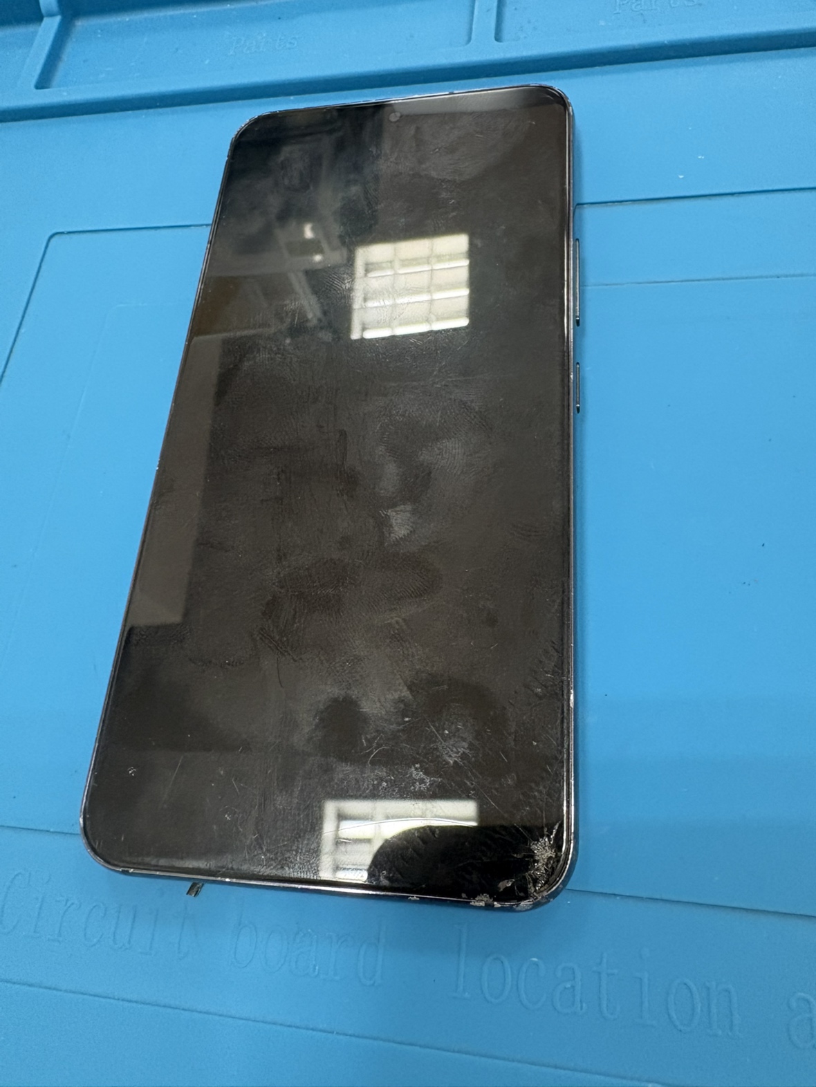 画面が割れてお困りなら！Galaxy S22の画面交換修理も即日対応