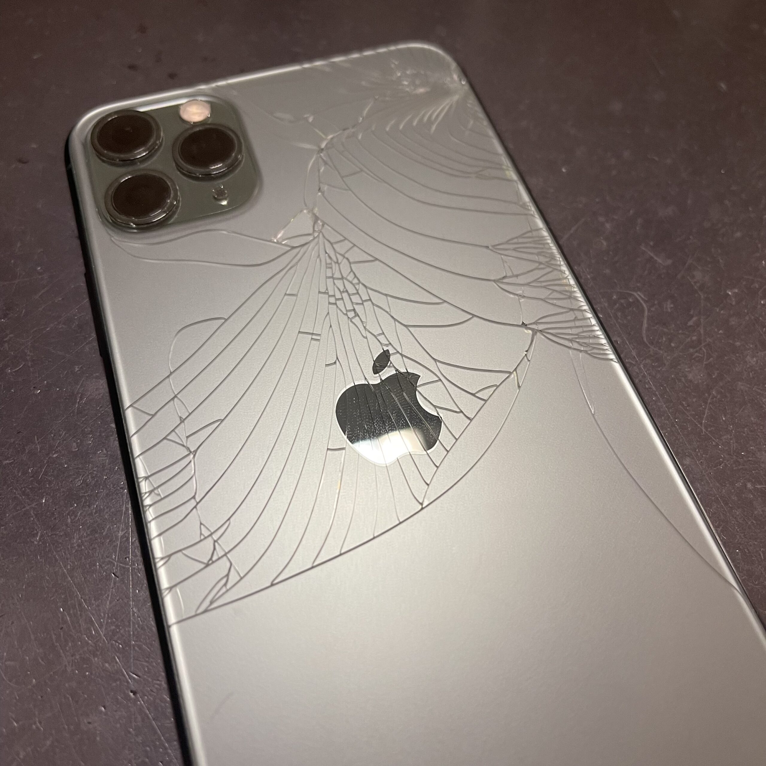 ＊iPhone 11 64GB バックパネル交換品 iPhone 11 純正 バックパネル Aランク 修理 部品 パーツ 背面