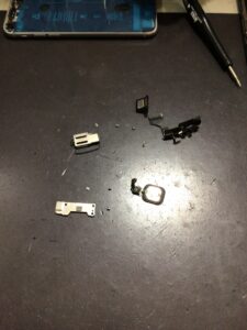 iPhone6Sの修理中